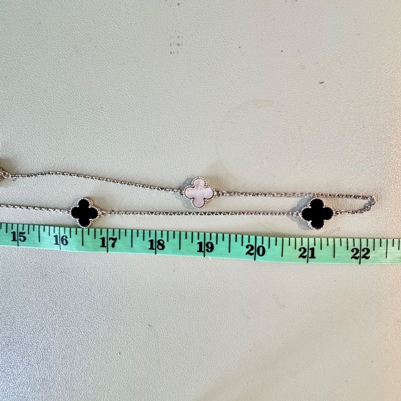 Van Clef & Arpel Design Neclace - Picture 9 of 9